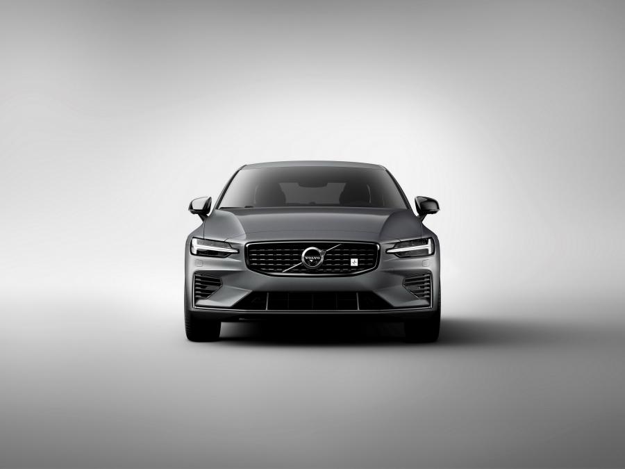  Volvo S60 T8 Polestar Engineered 2018 года  (WW) (фото 5 из 51)